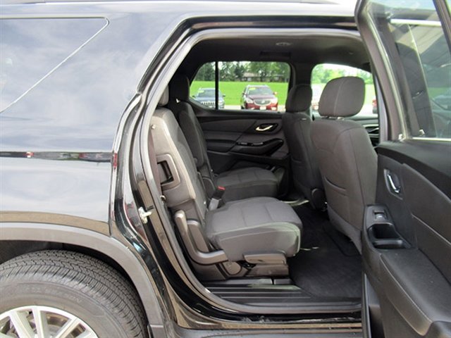 Used 2022 Chevrolet Traverse LT image 17