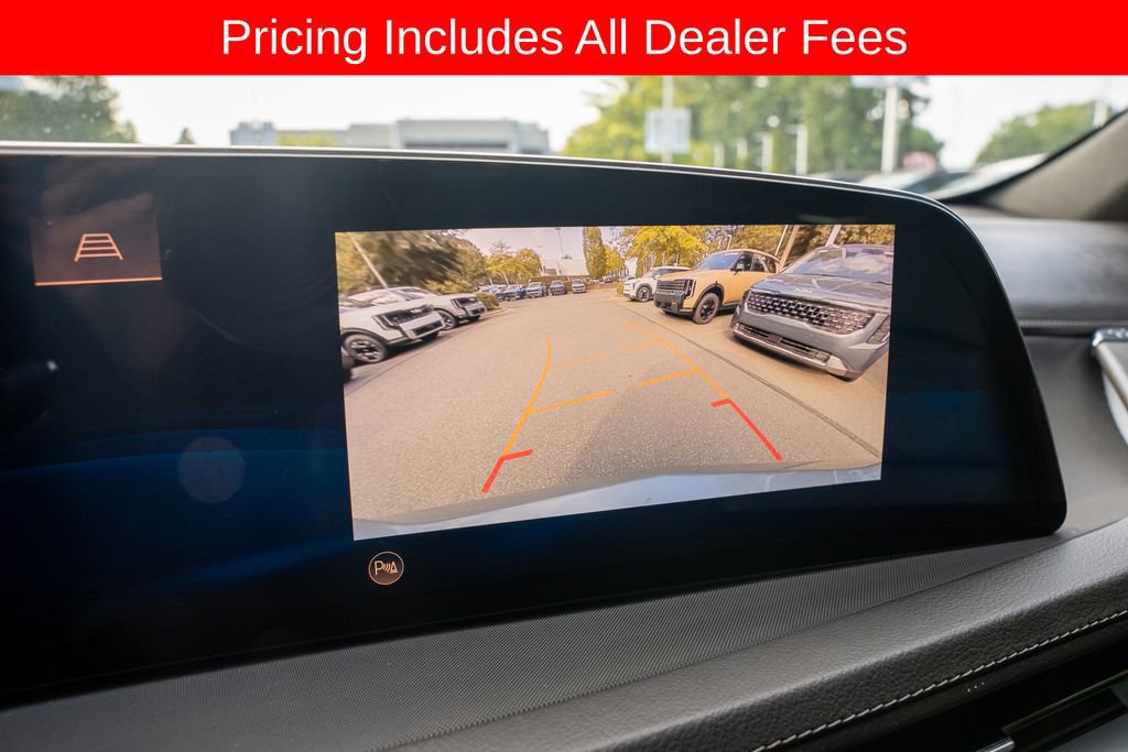 Used 2024 Cadillac XT4 Luxury w/ Cold Weather Package FWD image 15
