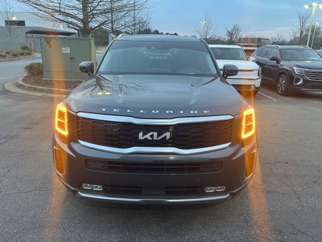 Used 2022 Kia Telluride SX w/ SX Prestige Package image 2