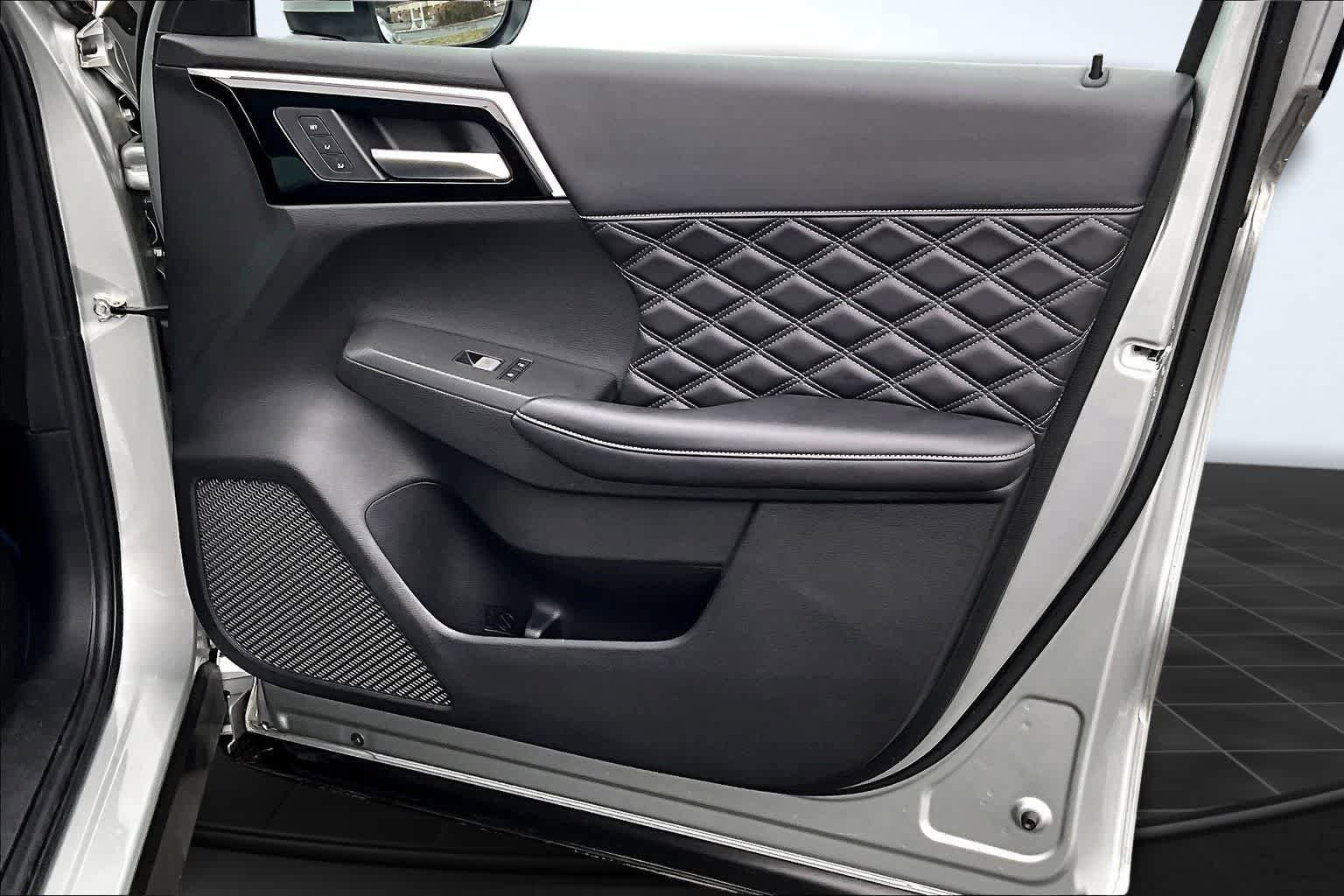 Used 2023 Mitsubishi Outlander SEL image 29