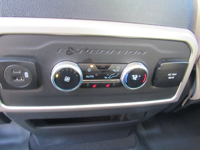 Used 2023 Ford Expedition Limited AWD/4WD image 38