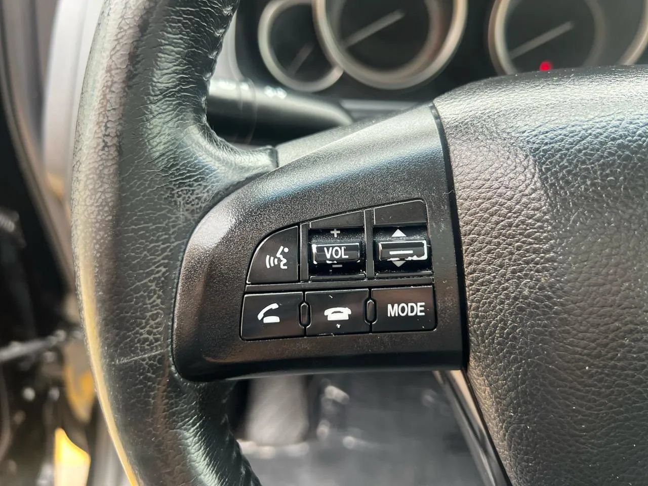 Used 2011 MAZDA CX-9 Touring w/ Moonroof & Bose Audio Pkg FWD image 9