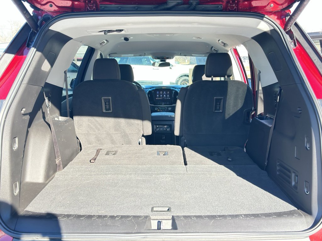 Used 2020 Chevrolet Traverse LT w/ LPO, Floor Liner Package image 36