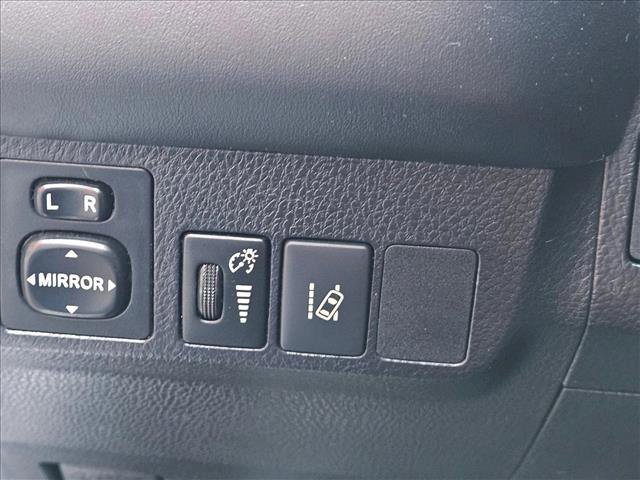 Used 2017 Toyota RAV4 SE FWD image 18