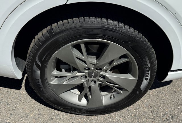 Used 2022 Genesis GV70 3.5T Sport AWD/4WD image 9