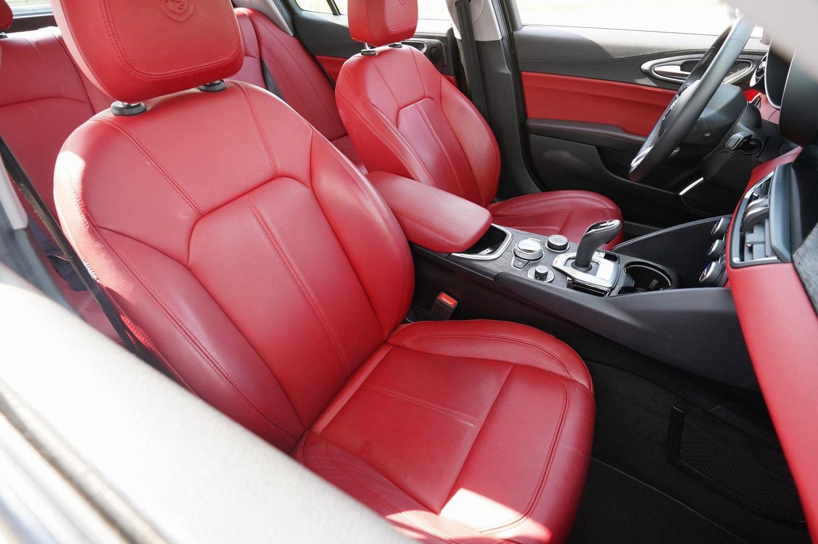 Used 2020 Alfa Romeo Giulia RWD image 7