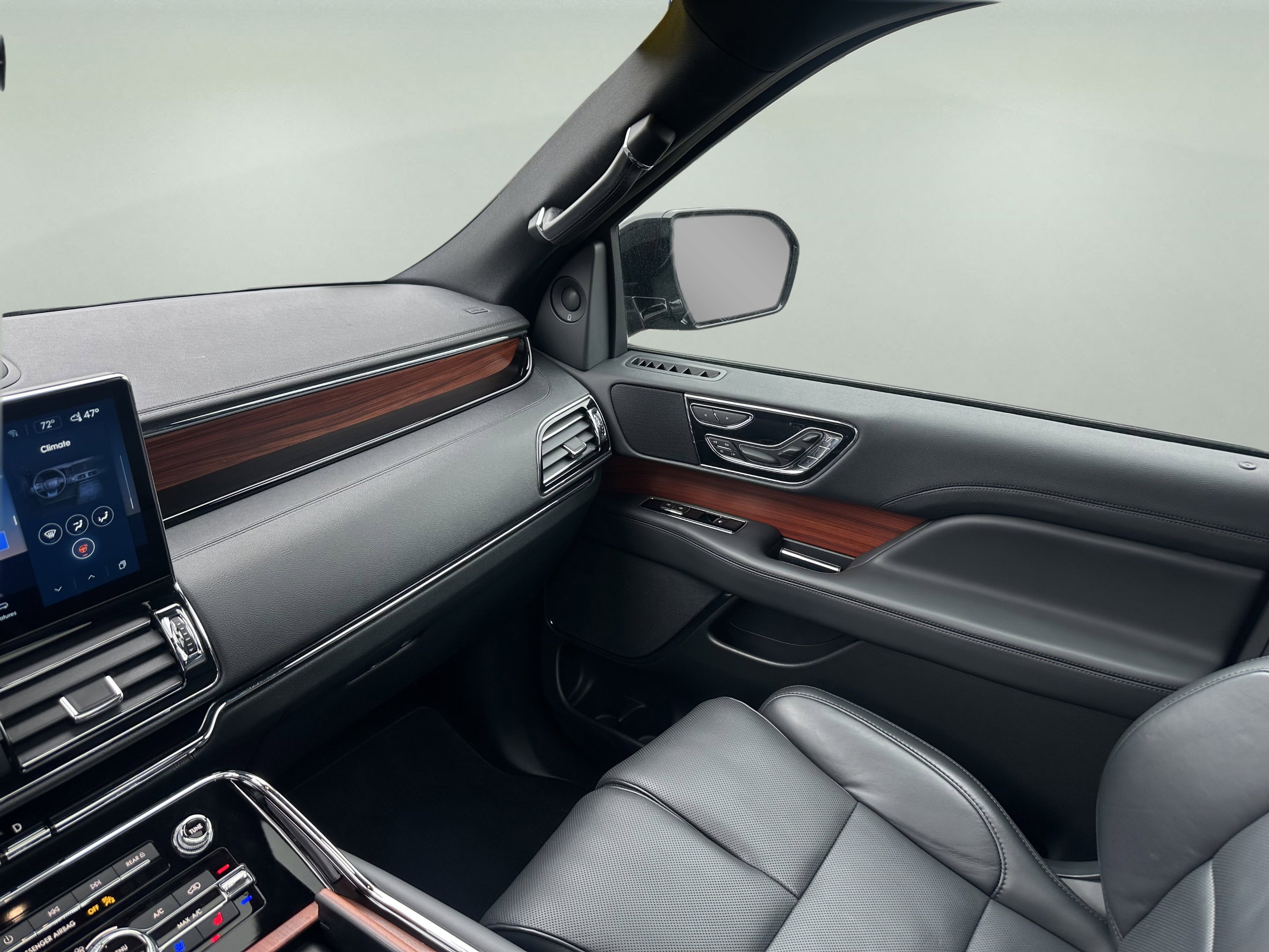 Certified 2024 Lincoln Navigator Reserve image 19