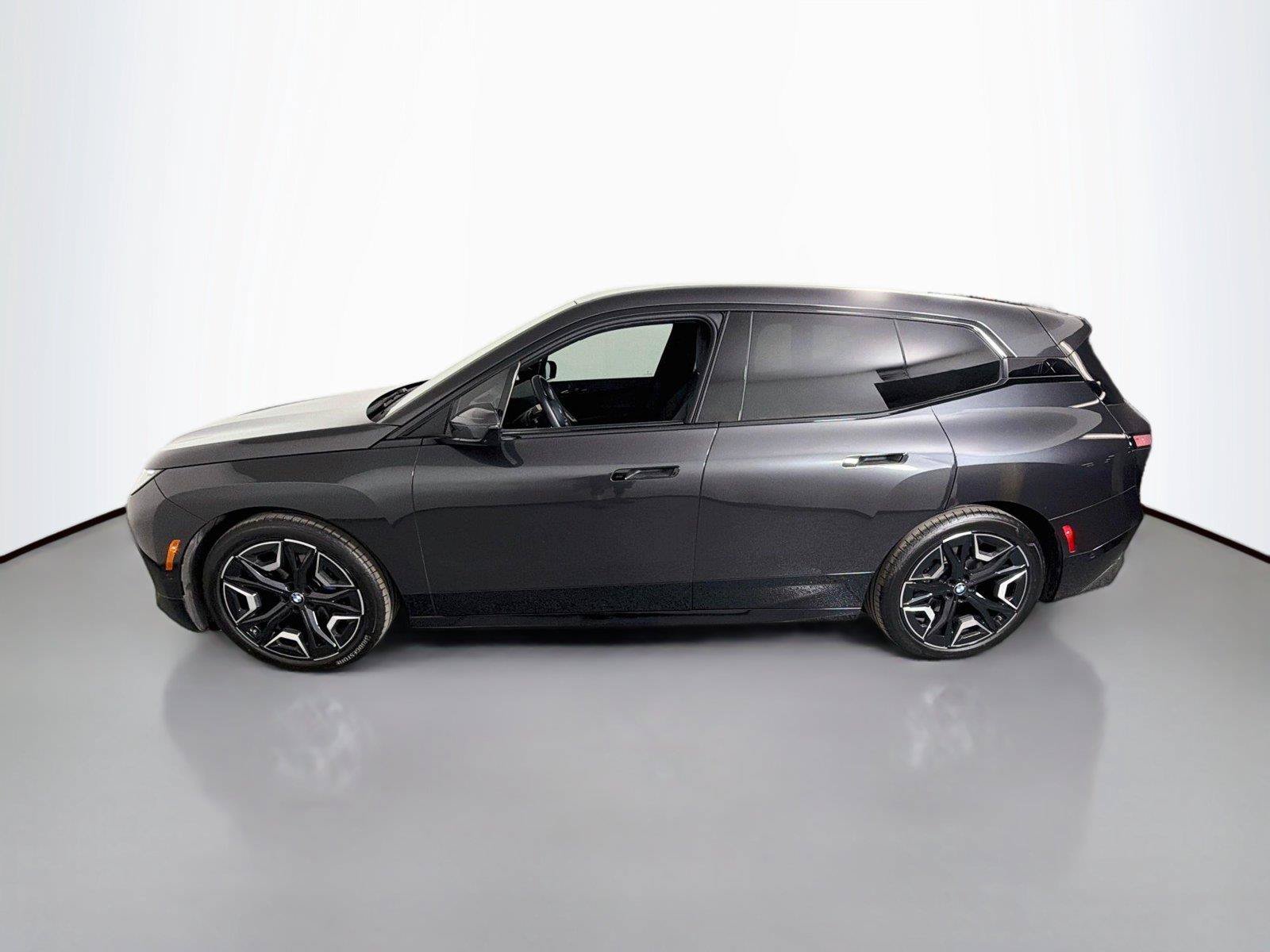 Used 2023 BMW iX M60 w/ Executive Package AWD/4WD image 8