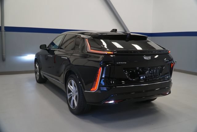 Certified 2024 Cadillac Lyriq Tech w/ Driver Assist Package AWD/4WD image 3