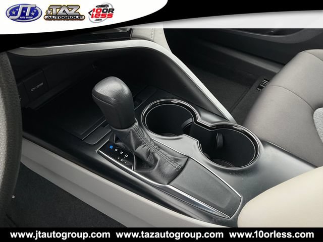 Used 2019 Toyota Camry LE FWD image 16