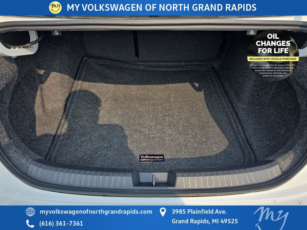 Used 2025 Volkswagen Jetta SE w/ Sunroof Package FWD image 27