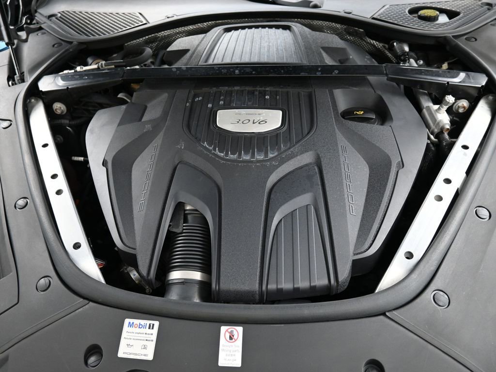 Certified 2018 Porsche Panamera 4 AWD/4WD image 20