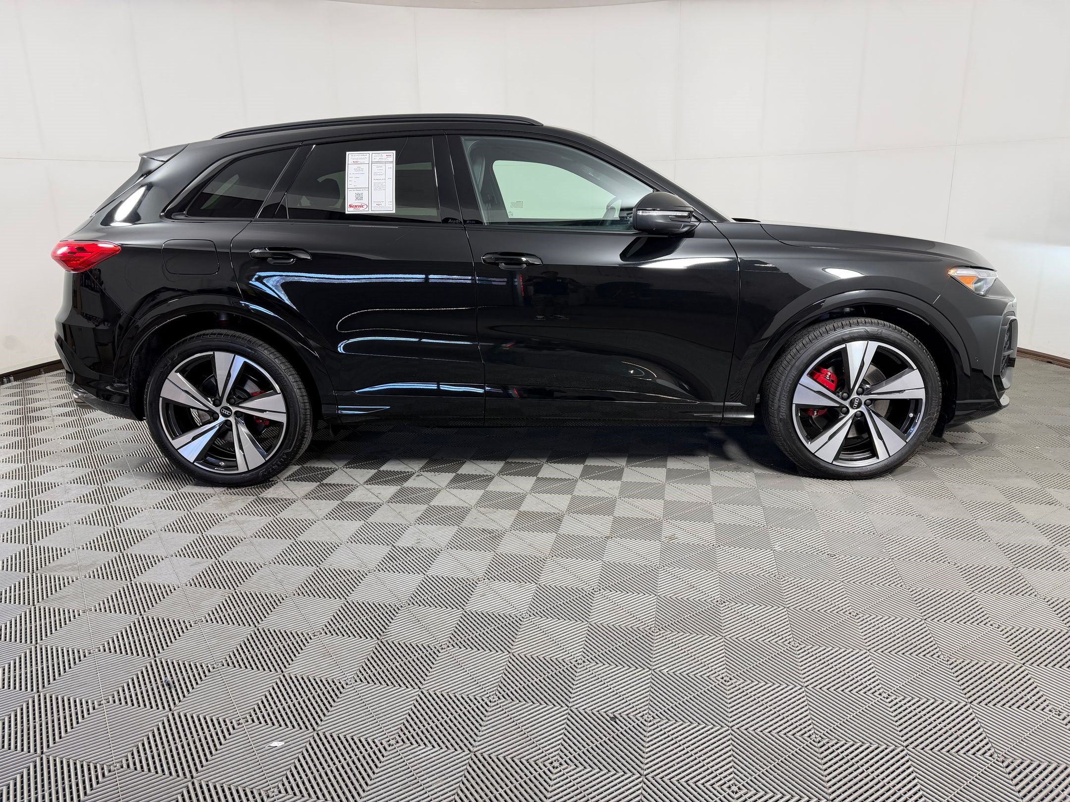 New 2026 Audi SQ5 Premium Plus AWD/4WD image 8