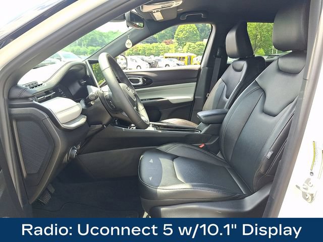 Used 2025 Jeep Compass Limited AWD/4WD image 2