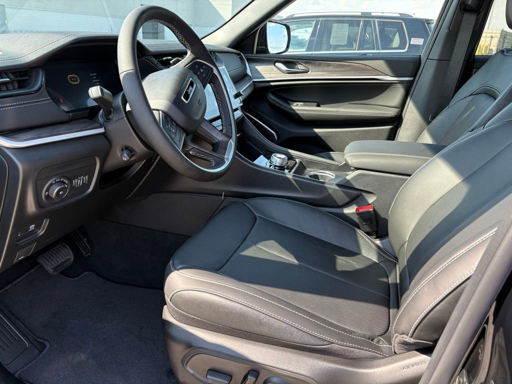 New 2026 Jeep Grand Cherokee Limited Reserve AWD/4WD image 7