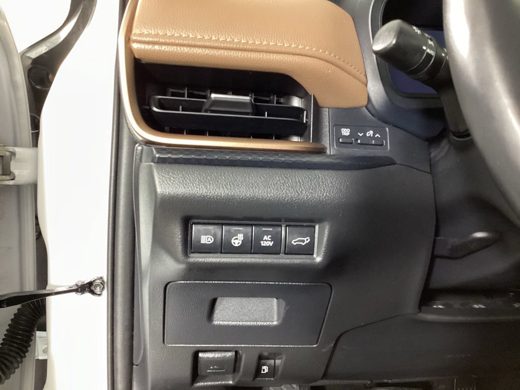 Used 2024 Toyota Grand Highlander AWD Hybrid image 13