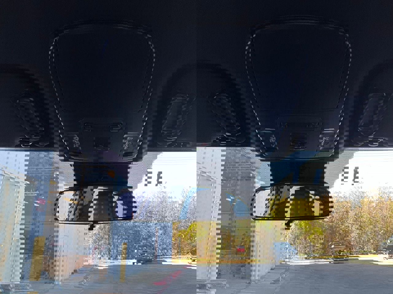 Used 2025 Toyota Camry SE image 17