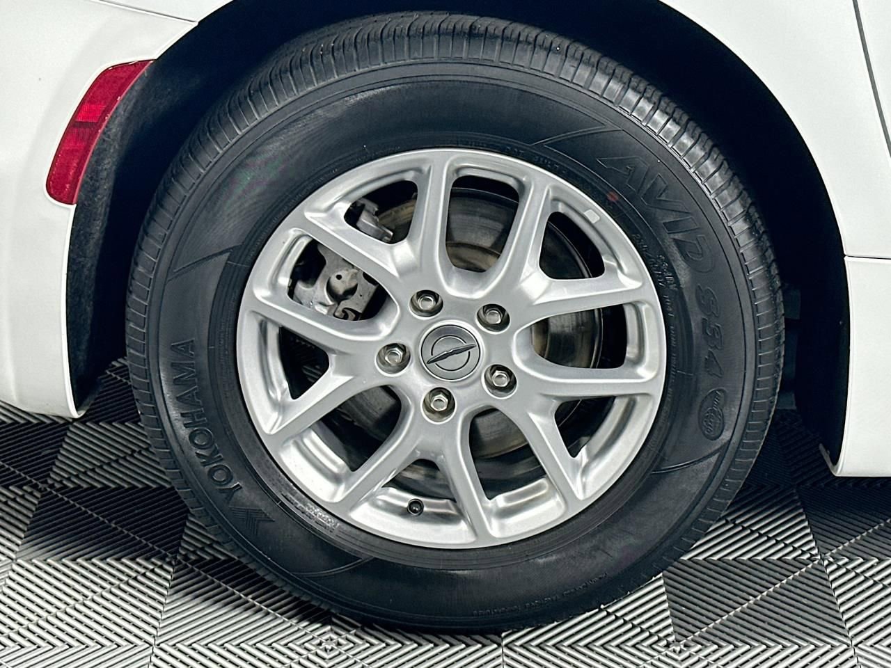 Used 2023 Chrysler Pacifica Touring image 24