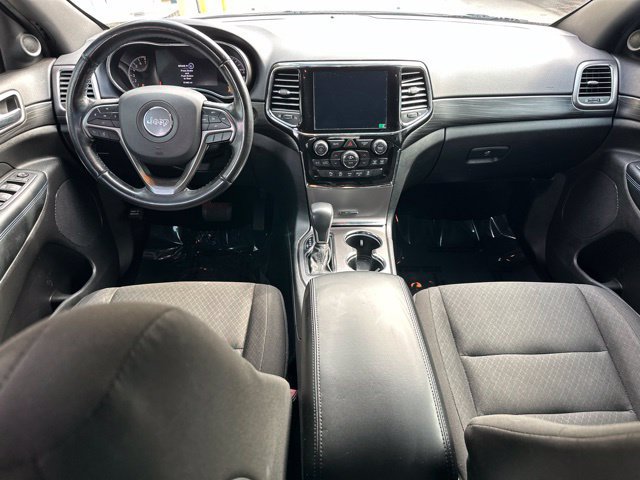 Used 2020 Jeep Grand Cherokee Laredo AWD/4WD image 32