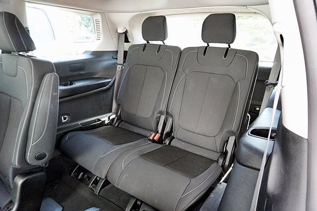 Used 2023 Jeep Grand Cherokee L Laredo RWD image 18