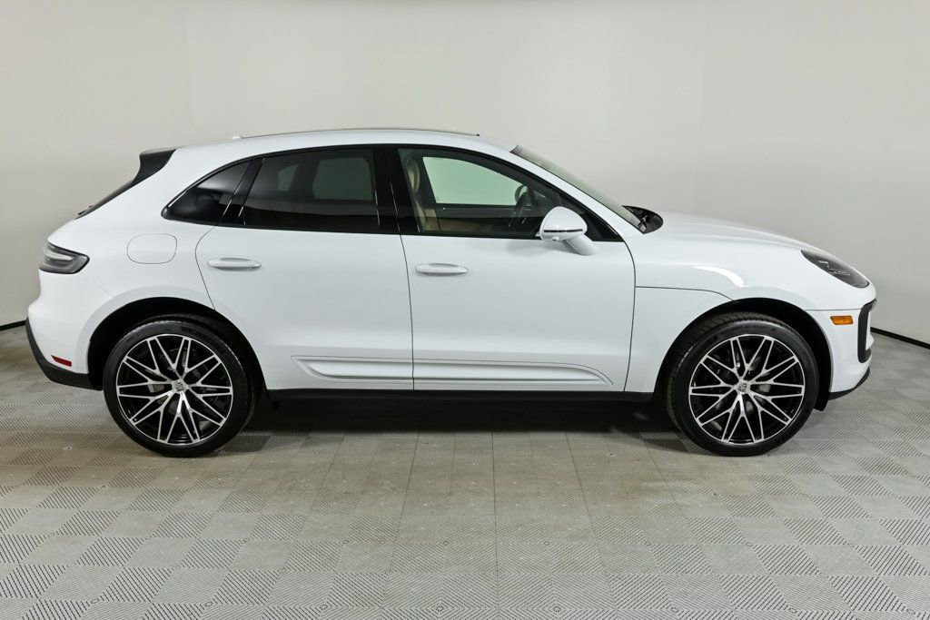New 2026 Porsche Macan image 28