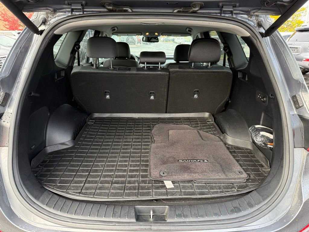 Used 2019 Hyundai Santa Fe SEL image 17
