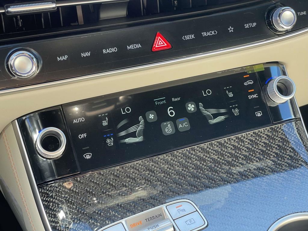 New 2026 Genesis GV70 3.5T Sport Prestige AWD/4WD image 17