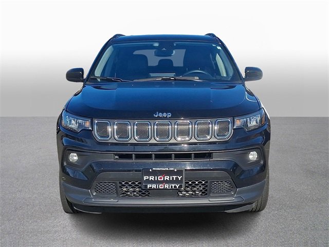 Used 2022 Jeep Compass Latitude image 2