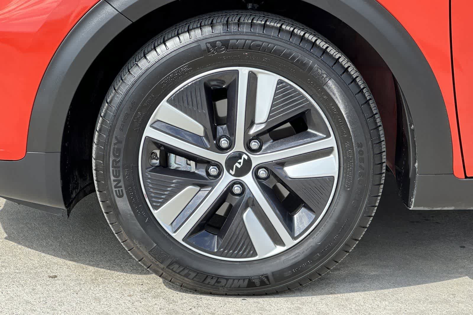 Used 2022 Kia Niro LXS FWD image 34