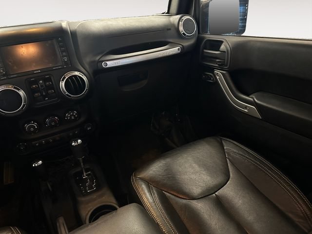 Used 2016 Jeep Wrangler Unlimited Sahara w/ Dual Top Group AWD/4WD image 11