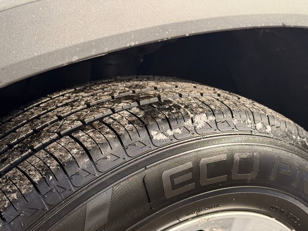 Used 2022 Toyota Highlander LE image 11