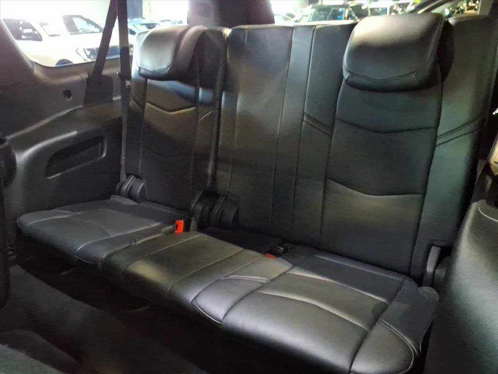 Used 2018 Cadillac Escalade ESV Platinum image 16