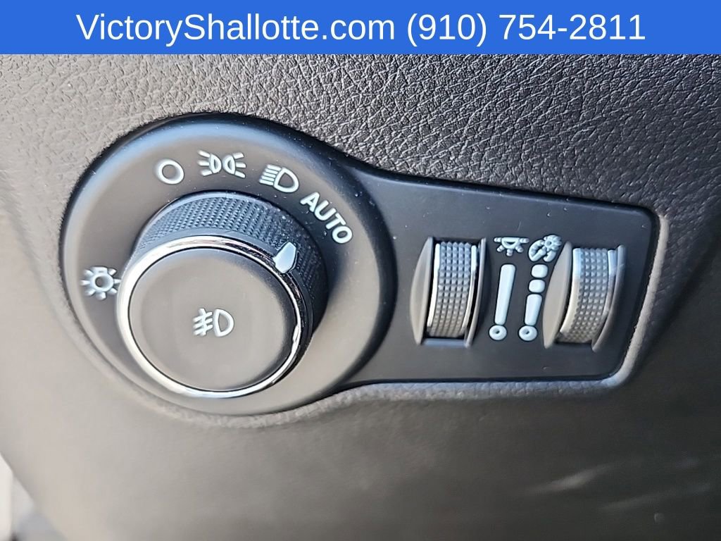 Used 2022 Jeep Compass Limited AWD/4WD image 14