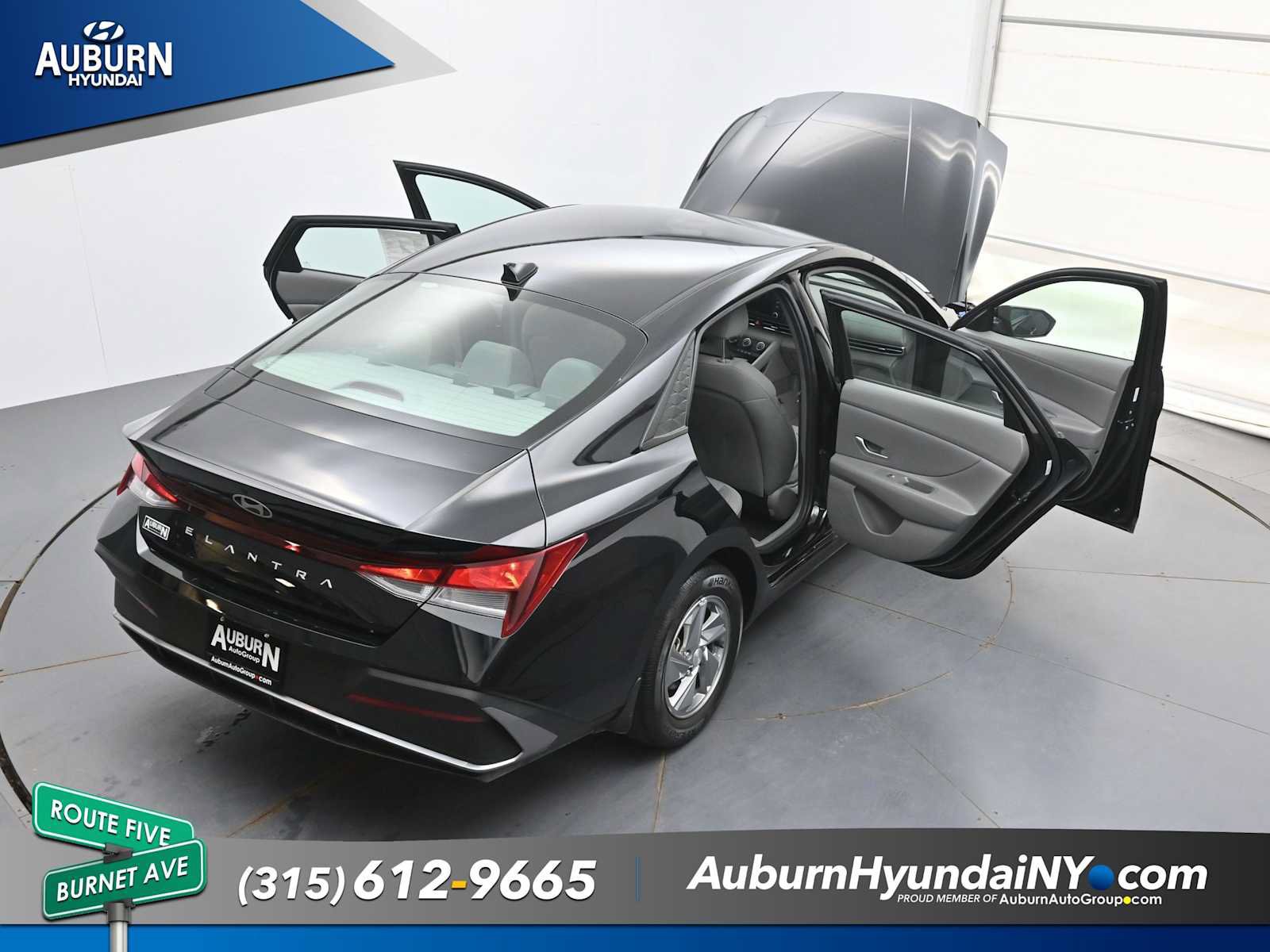 Used 2024 Hyundai Elantra SE FWD image 37