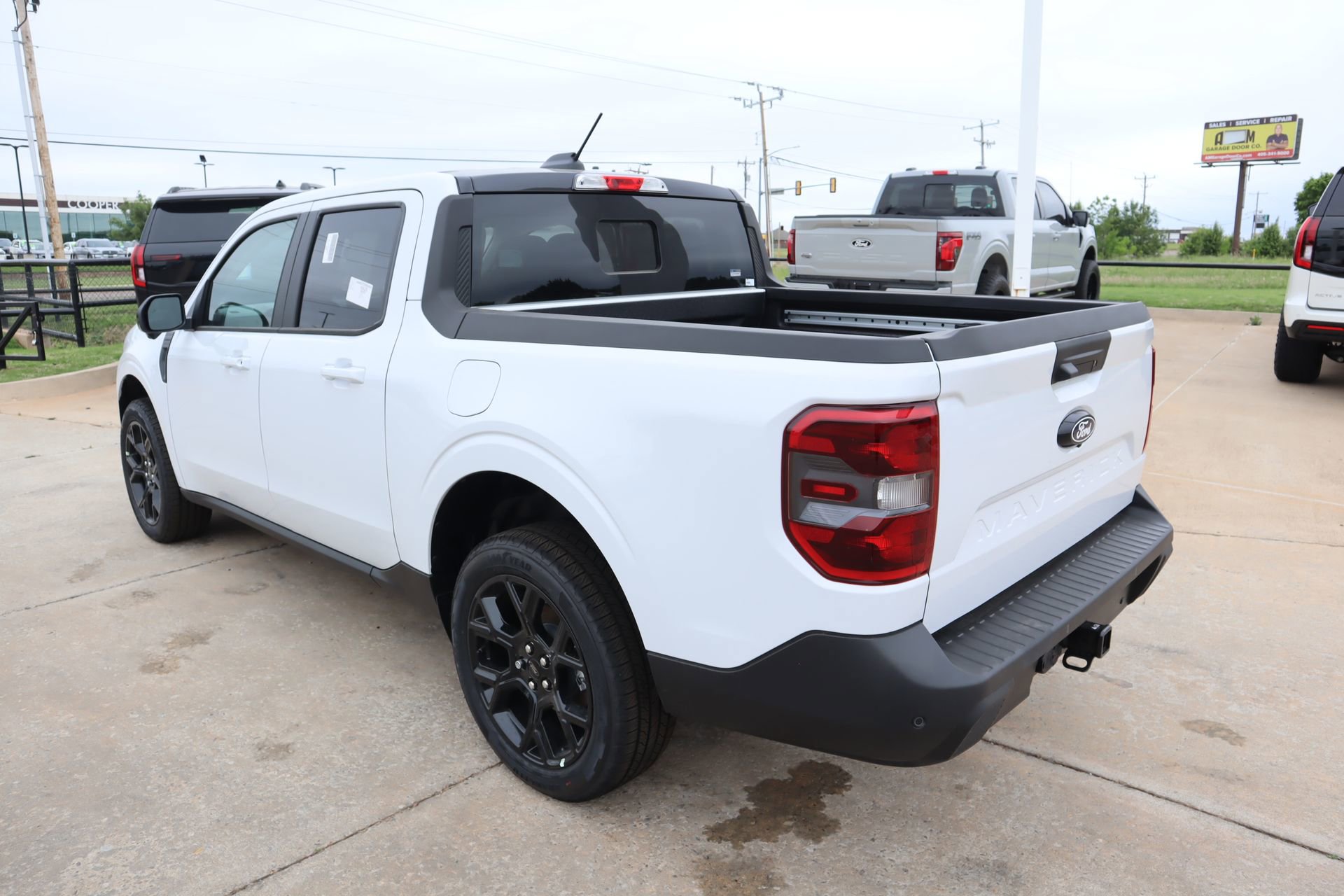 New 2026 Ford Maverick Lariat w/ Black Appearance Package AWD/4WD image 23