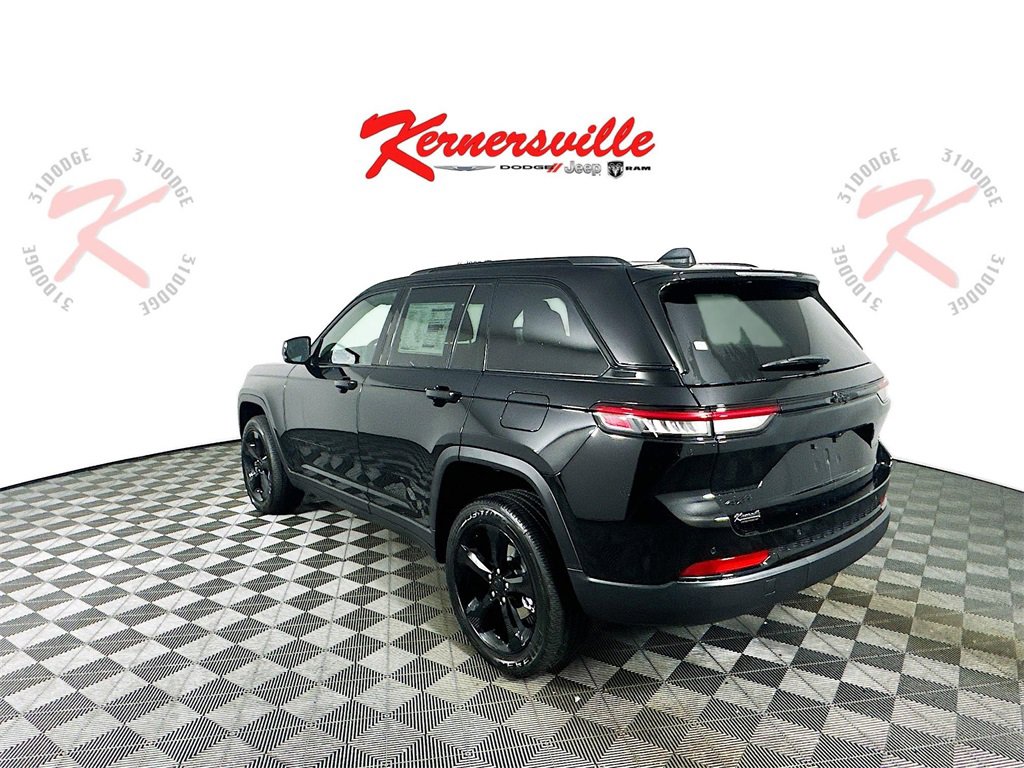 New 2025 Jeep Grand Cherokee Altitude image 5