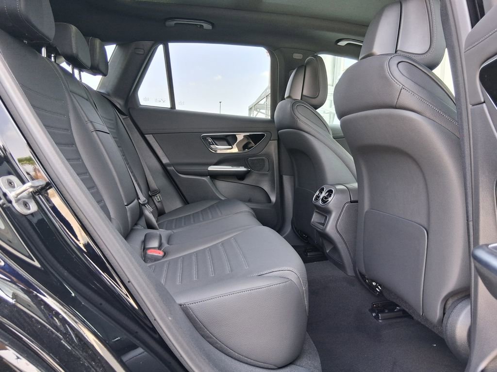 New 2026 Mercedes-Benz GLC 300 image 24