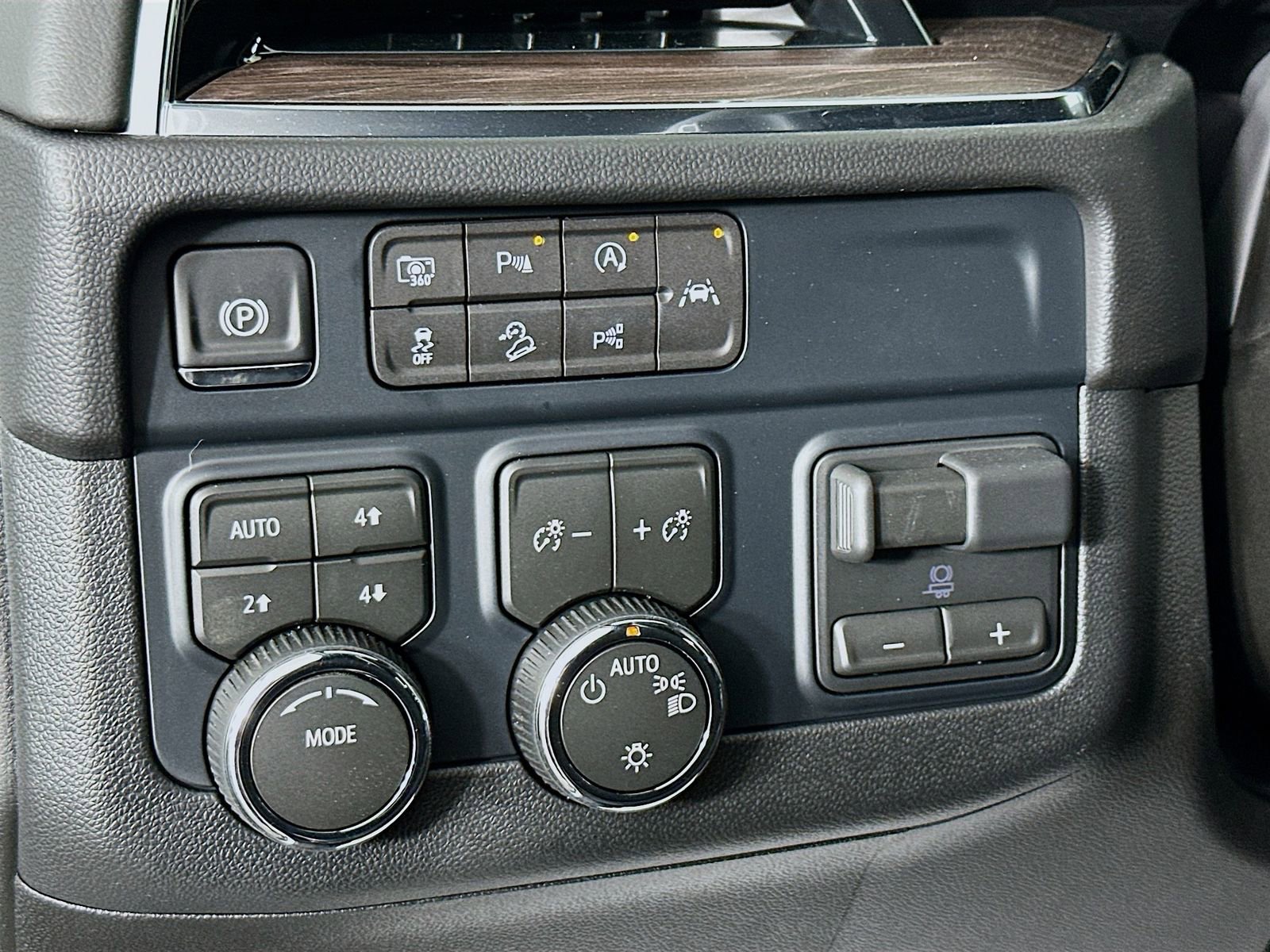New 2026 Chevrolet Suburban LS AWD/4WD image 11