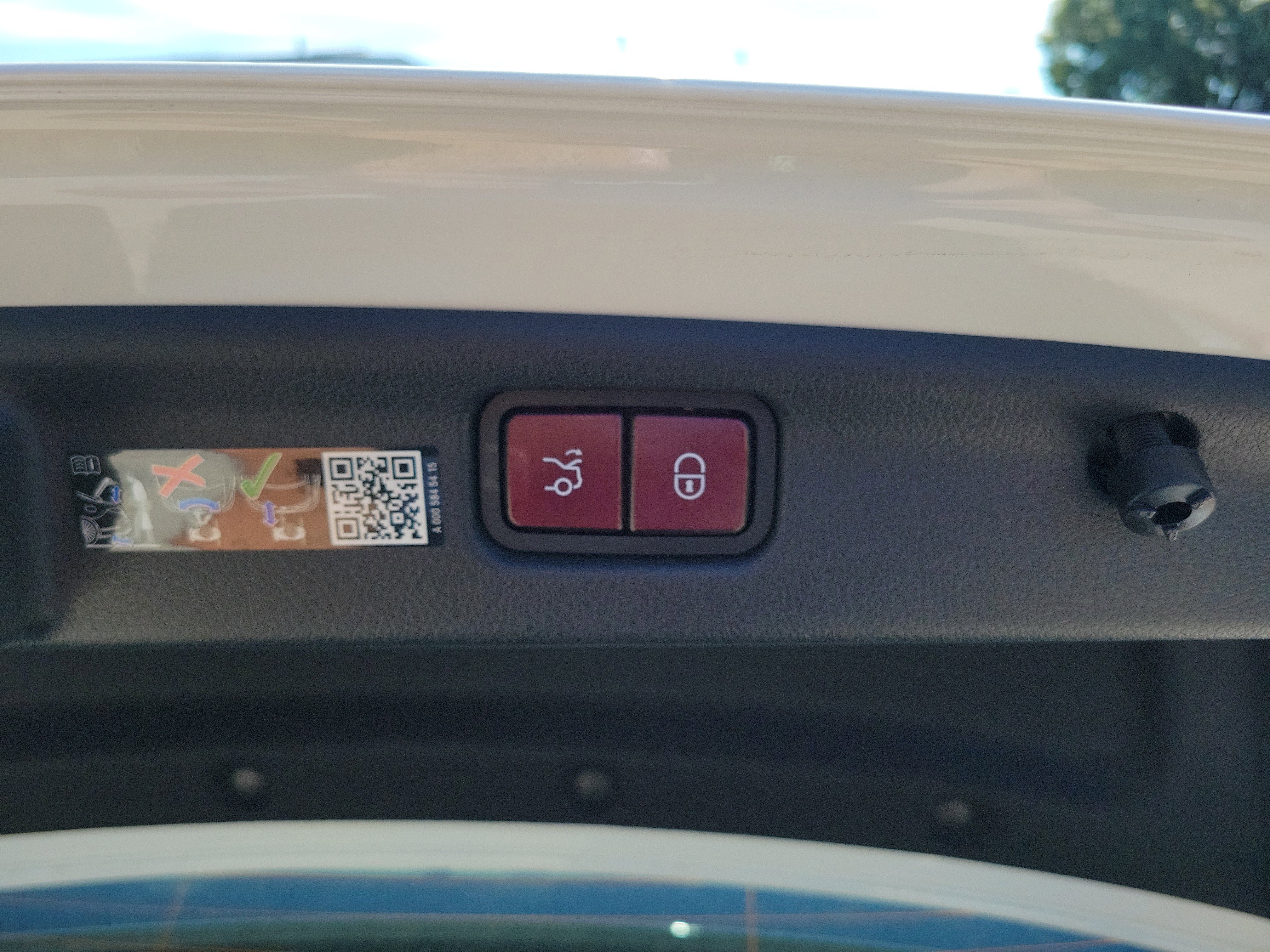 Certified 2025 Mercedes-Benz C 300 Sedan image 9