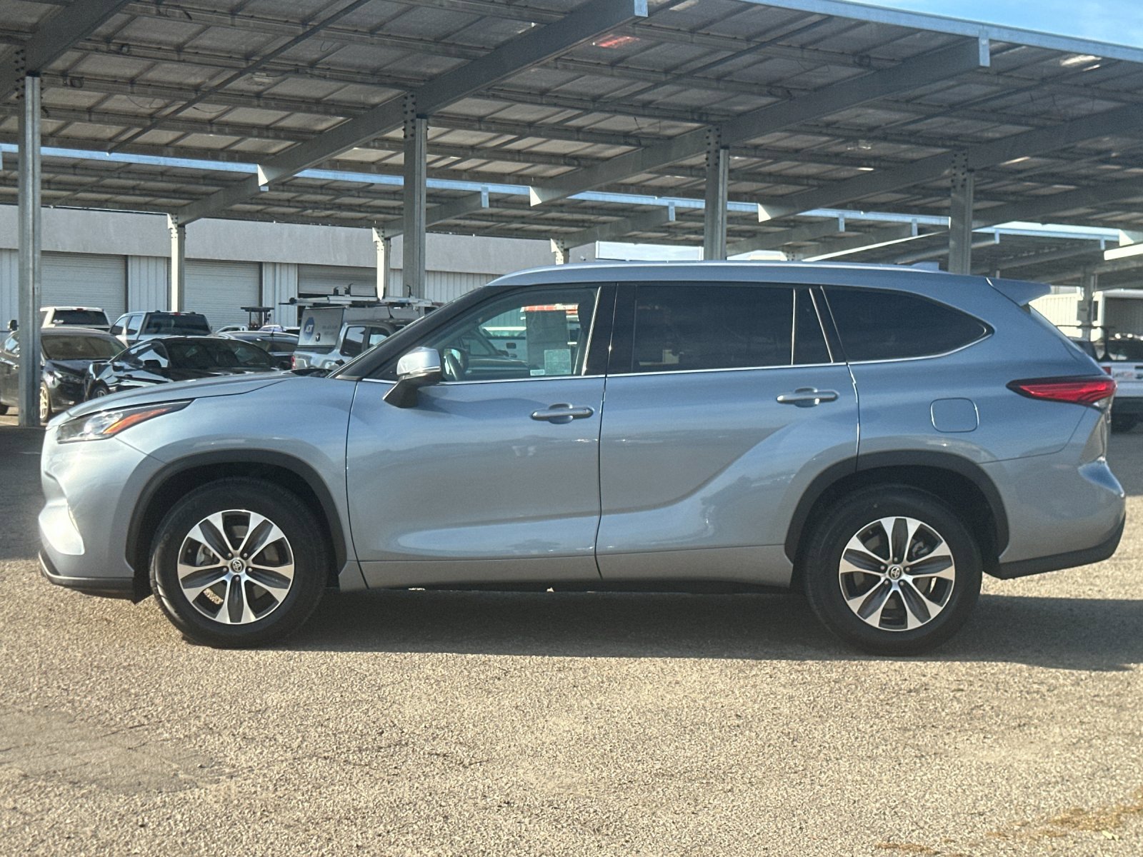 Used 2020 Toyota Highlander XLE image 7