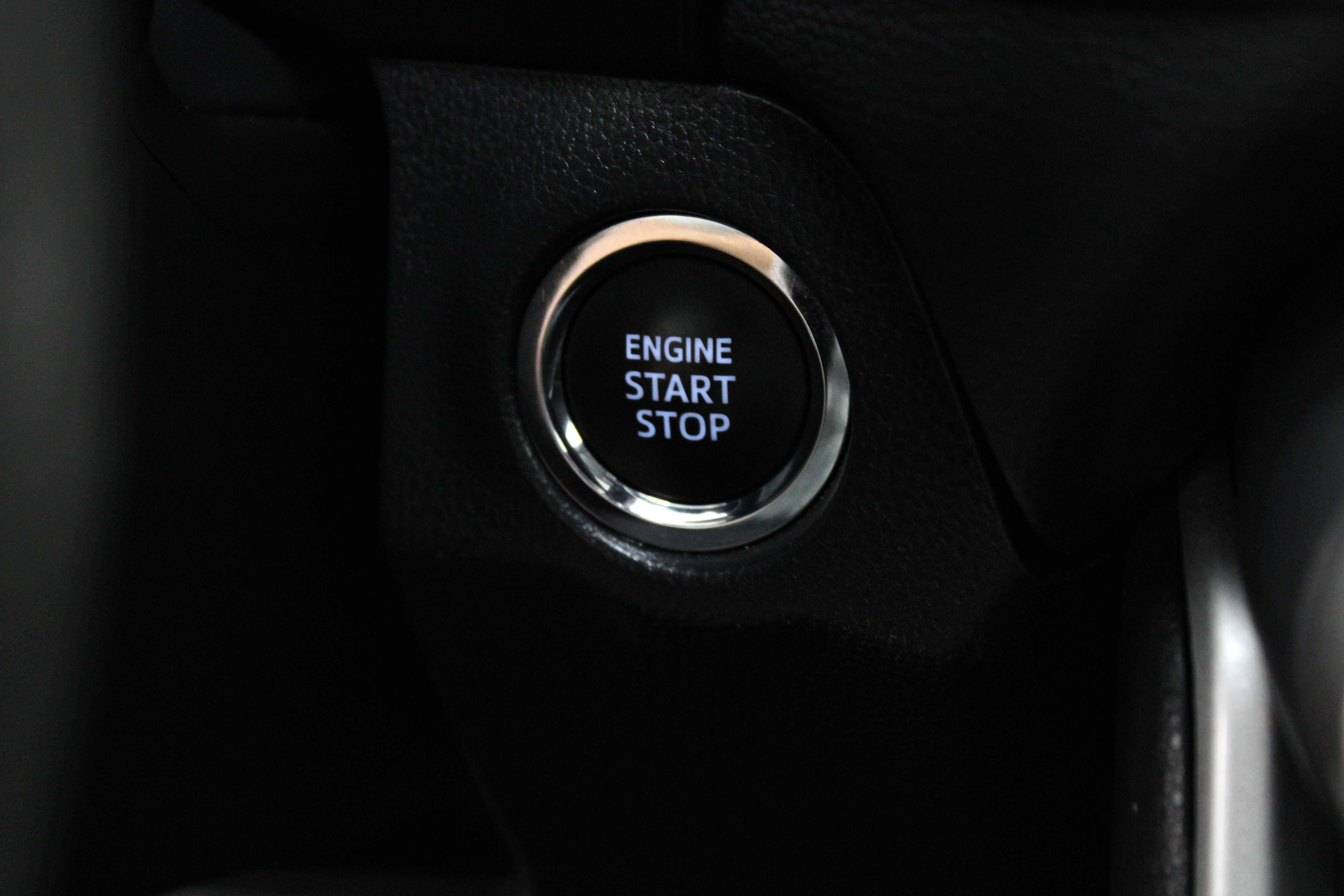 Used 2025 Toyota RAV4 XLE FWD image 18