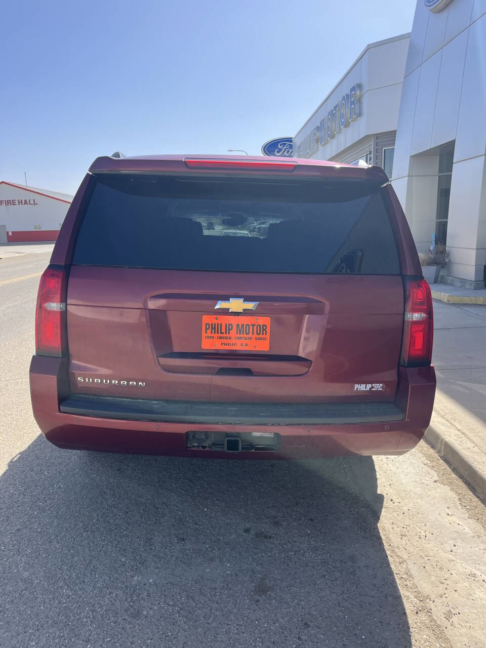 Used 2016 Chevrolet Suburban LT image 4