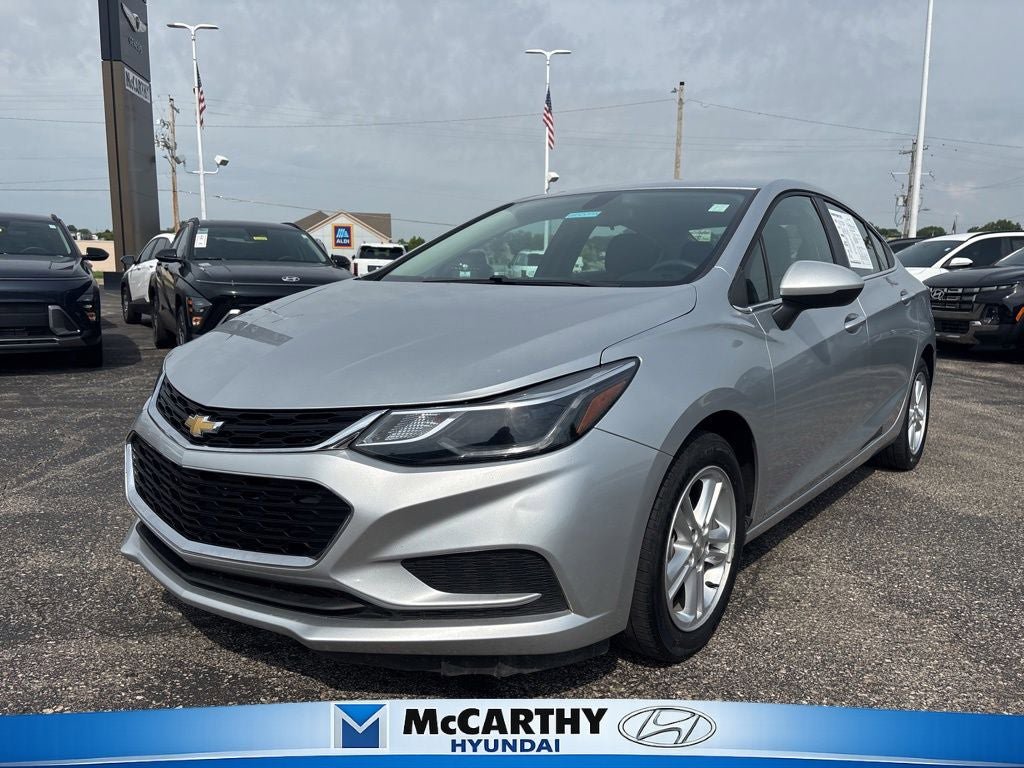 Used 2017 Chevrolet Cruze LT w/ Convenience Package FWD image 1