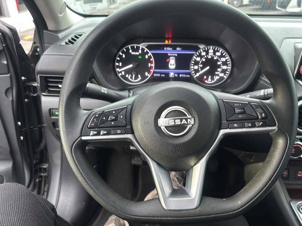 Used 2024 Nissan Sentra SV FWD image 33