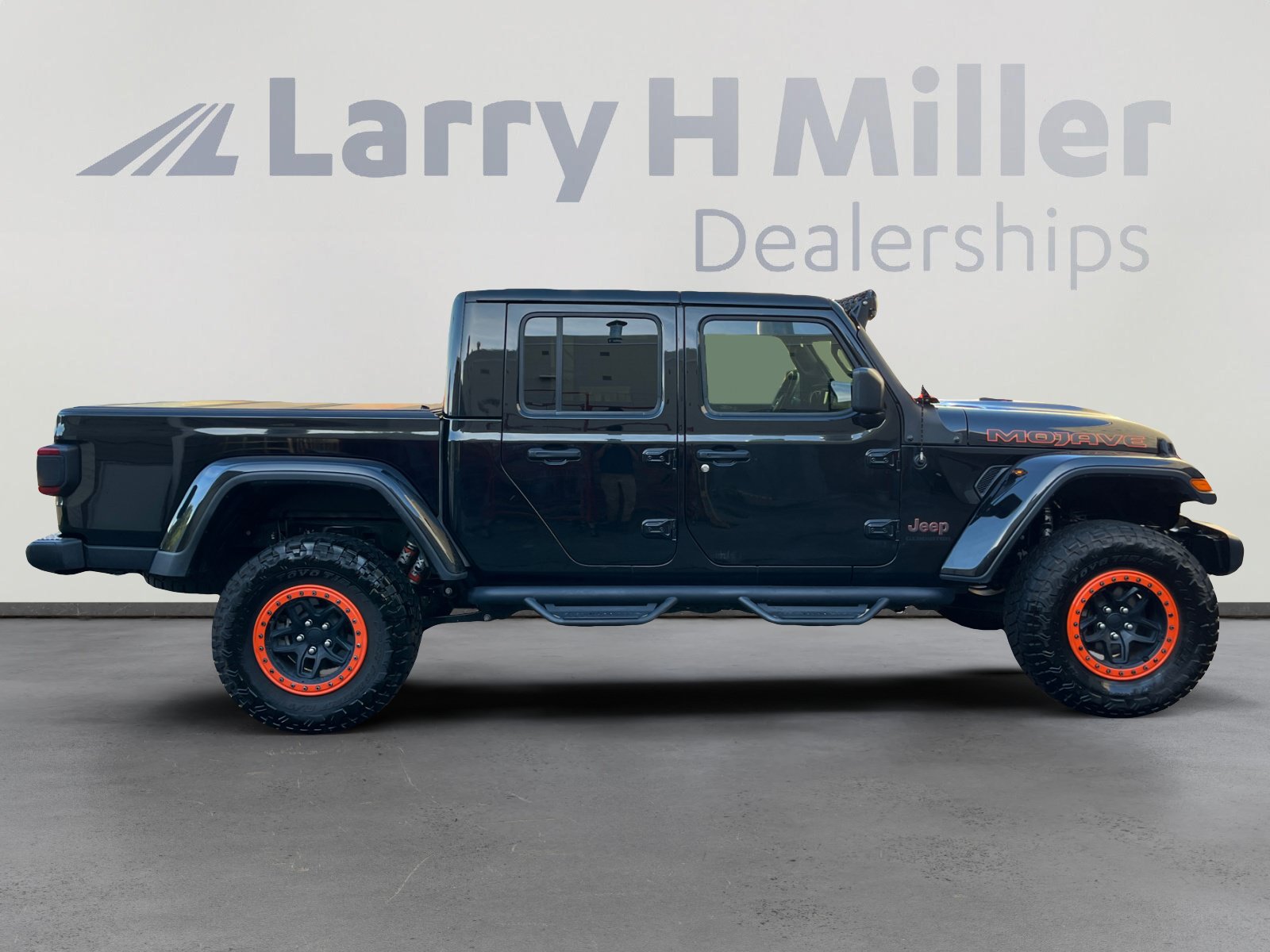 Used 2020 Jeep Gladiator Mojave AWD/4WD image 6