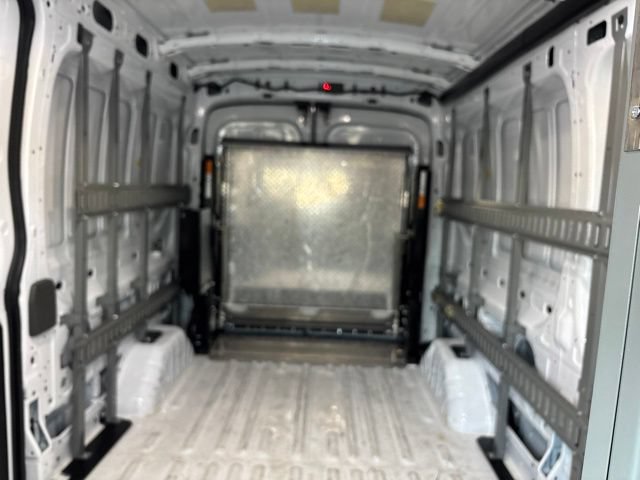 Used 2023 Ford E-Transit Medium Roof RWD image 27