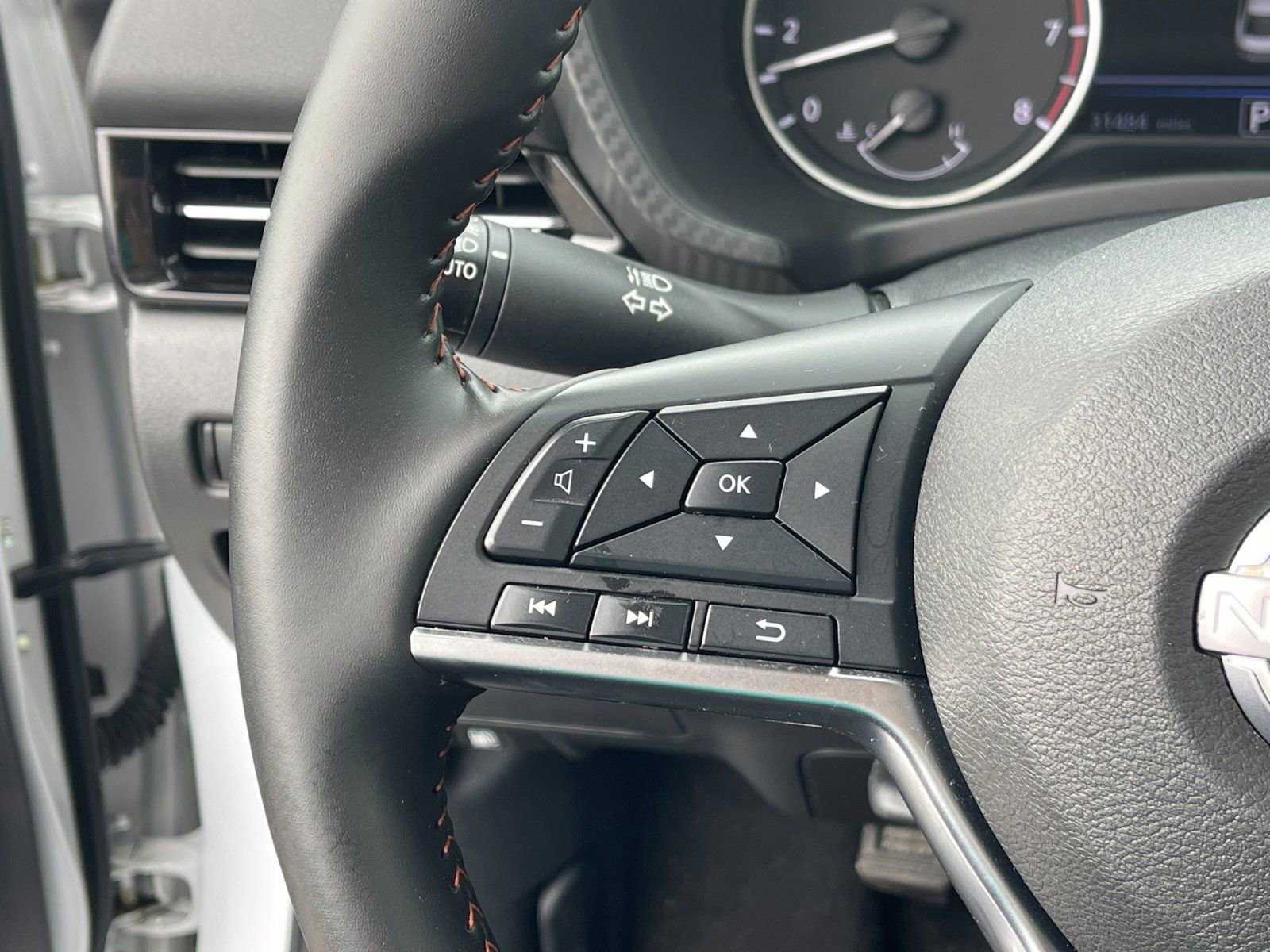 Used 2025 Nissan Sentra SR image 25