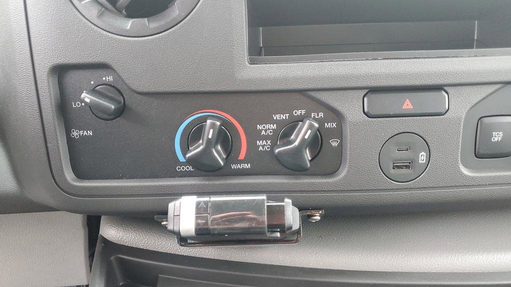 New 2026 Ford E-450 and Econoline 450 Super Duty w/ Power Equipment Group image 28