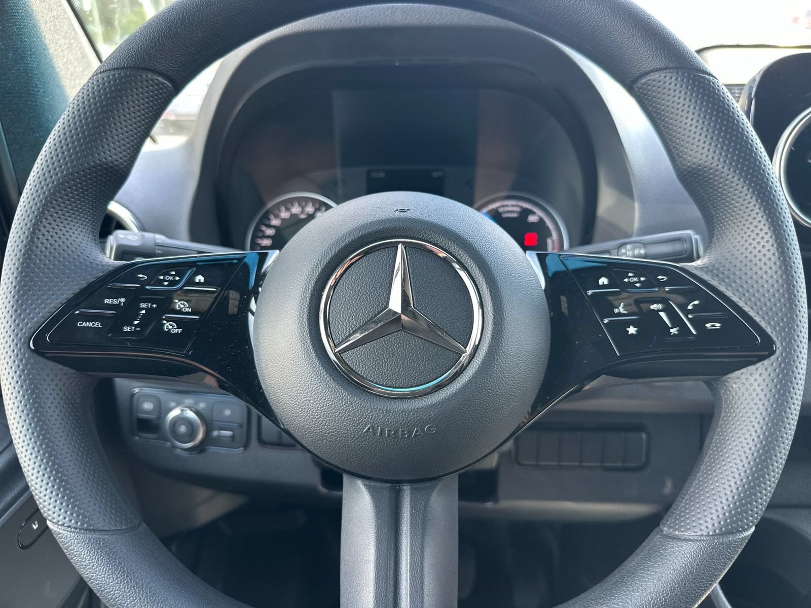 New 2025 Mercedes-Benz eSprinter 170 Cargo image 26