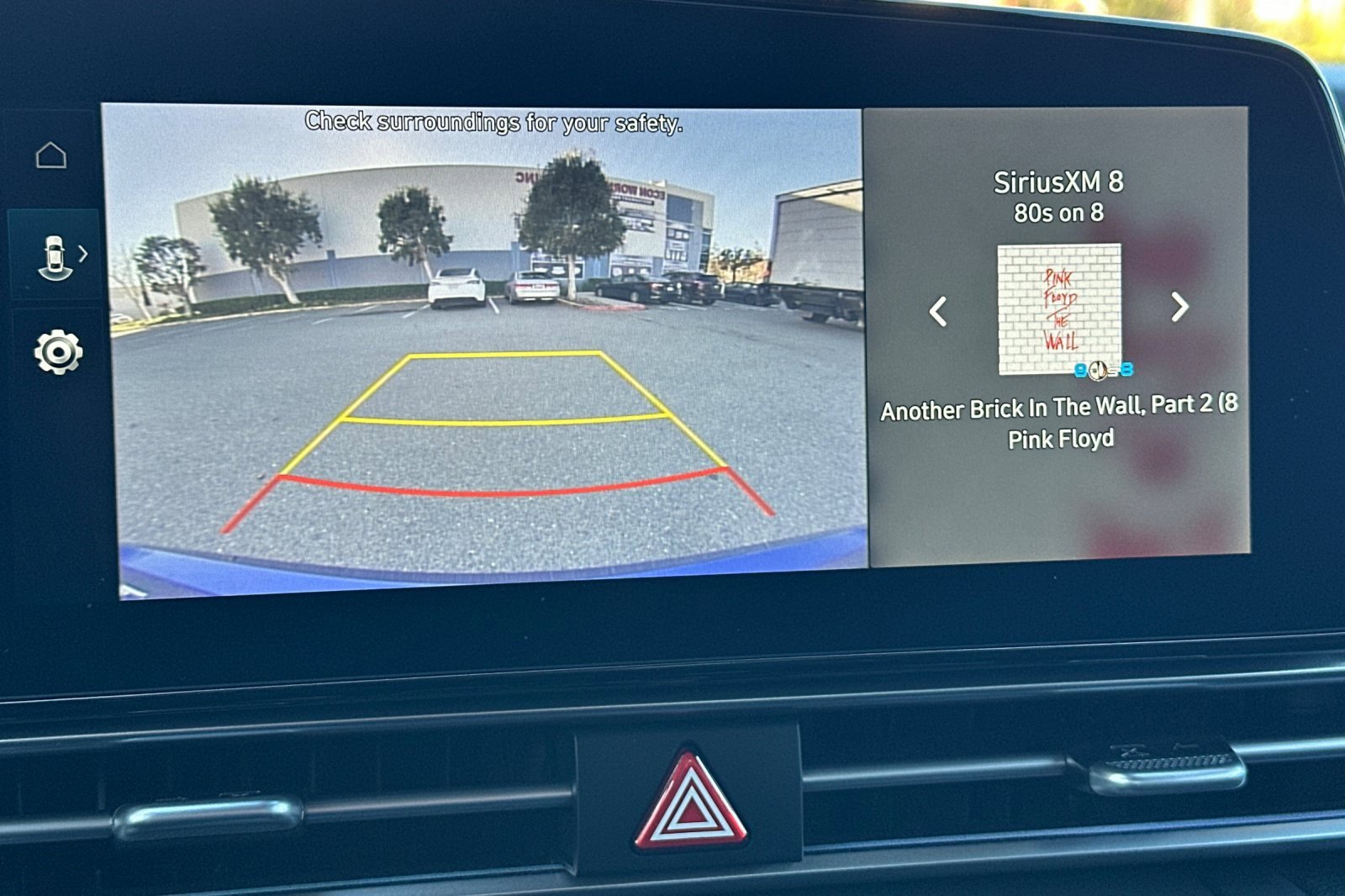 Used 2025 Hyundai Elantra Limited image 23